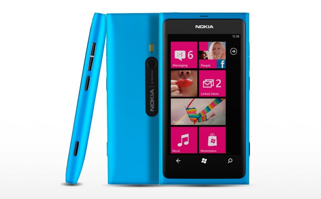 Nokia Lumia 800 Cyan MonWindowsPhone