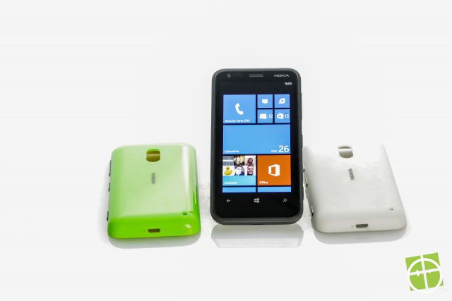 Nokia-Lumia-620-3-