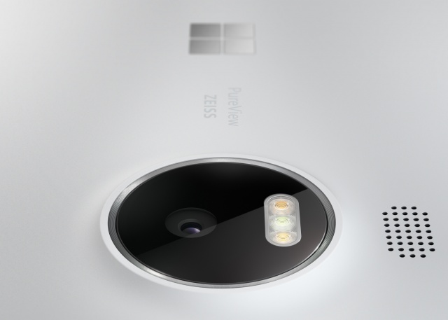 Lumia-950XL-Marketing-04-White